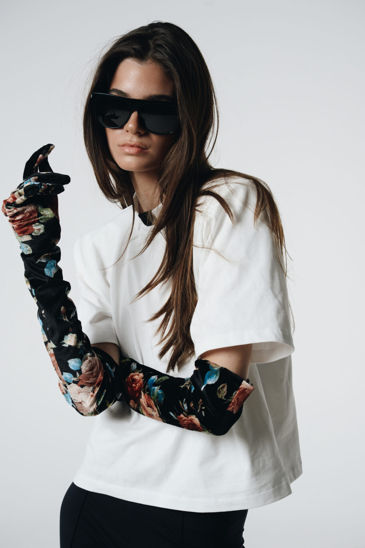 Final Touch Flowers Gloves