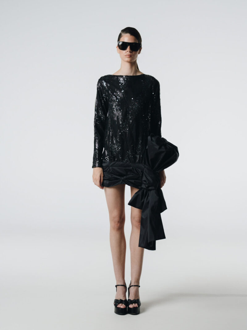 DRESS CODE BLACK